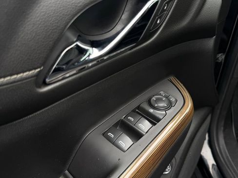 Used 2020 GMC Acadia SLE w/ Driver Convenience Package image 14