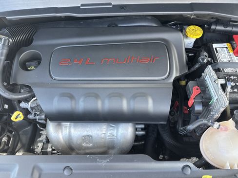 Used 2022 Jeep Compass Latitude FWD image 3
