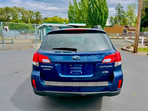 Used 2011 Subaru Outback 2.5i AWD/4WD image 4