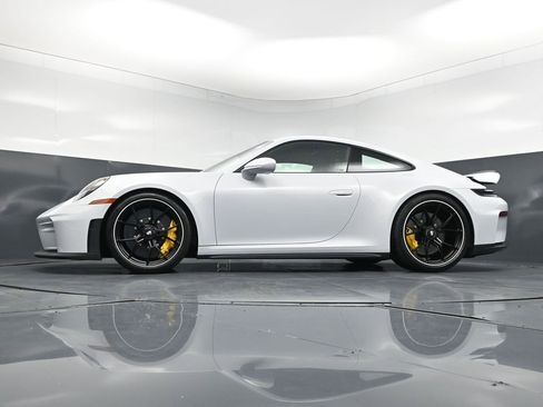 Certified 2025 Porsche 911 GT3 RWD image 21