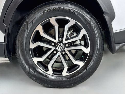 Used 2024 Toyota Corolla Cross AWD Hybrid image 9