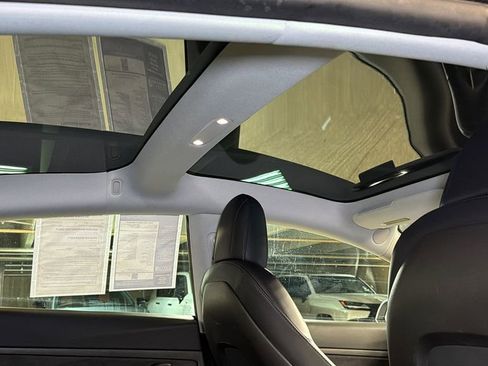 Used 2020 Tesla Model 3 image 12