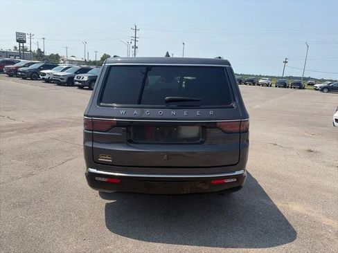 Used 2023 Jeep Wagoneer 4WD image 5