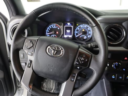 Used 2023 Toyota Tacoma TRD Sport w/ Technology Package AWD/4WD image 13