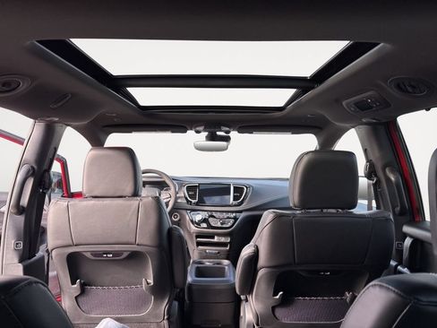New 2026 Chrysler Pacifica Select w/ S Appearance Package FWD image 30