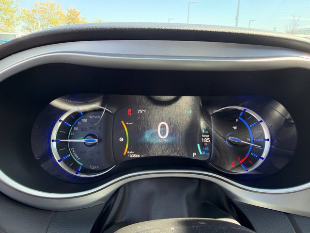 Used 2020 Chrysler Pacifica Touring-L w/ S Appearance Package FWD image 11