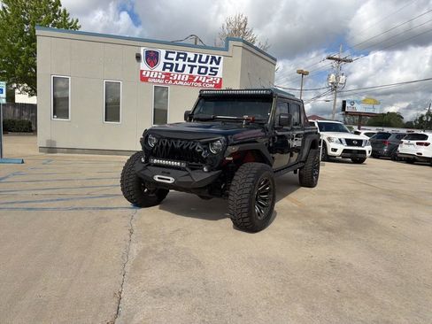 Used 2020 Jeep Gladiator Rubicon AWD/4WD image 2