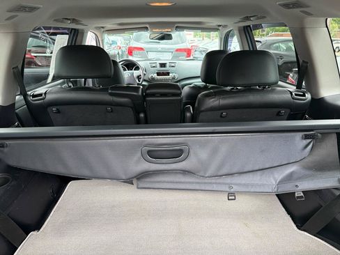 Used 2012 Toyota Highlander SE w/ Tow Pkg AWD/4WD image 8