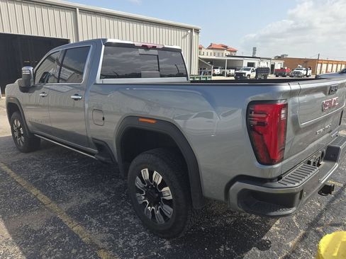 Certified 2024 GMC Sierra 2500 Denali w/ Denali Reserve Package AWD/4WD image 3
