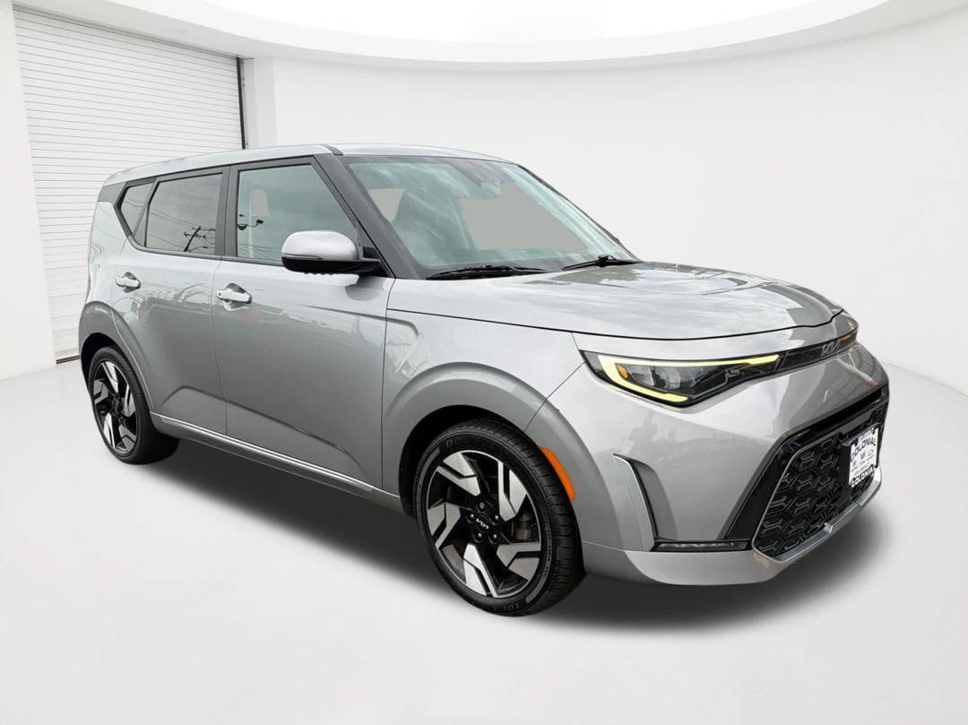 Used 2023 Kia Soul GT-Line w/ GT-Line Technology Package FWD image 3