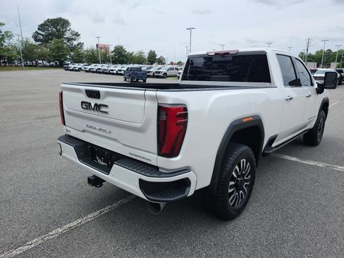 Used 2025 GMC Sierra 2500 Denali Ultimate AWD/4WD image 3