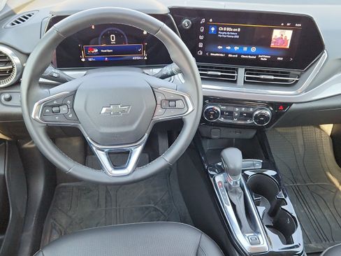 Used 2025 Chevrolet Trax ACTIV w/ Driver Confidence Package FWD image 12
