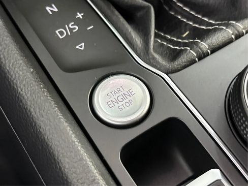 Used 2021 Volkswagen Atlas SE w/ Panoramic Sunroof Package image 40