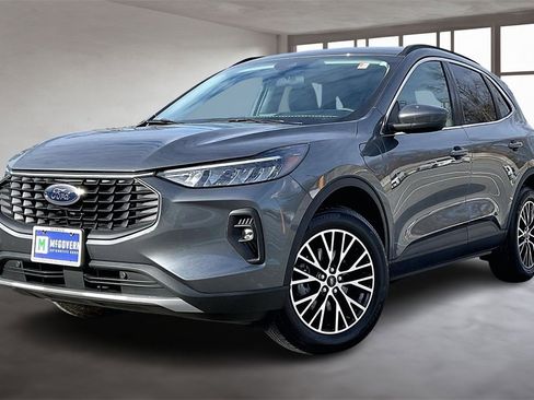 Used 2025 Ford Escape SE image 1