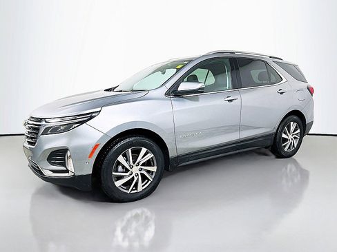 Used 2023 Chevrolet Equinox Premier image 3