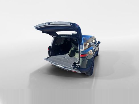 Used 2022 Rivian R1S Launch Edition image 19