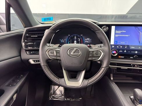 Used 2025 Lexus RX 350 Premium image 9