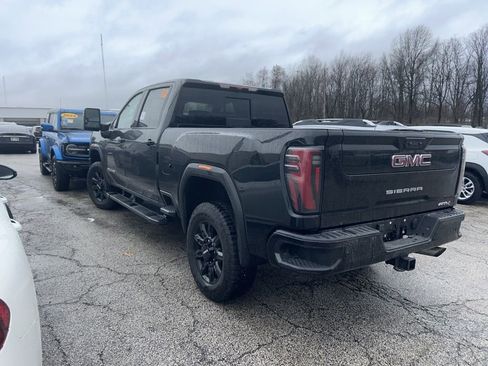 Used 2024 GMC Sierra 2500 AT4 w/ AT4 Preferred Package image 4
