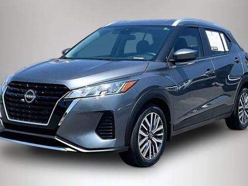 Used 2024 Nissan Kicks SV FWD image 2