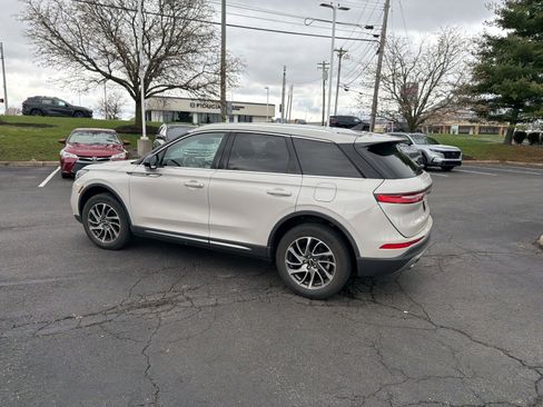 Used 2022 Lincoln Corsair Standard image 6