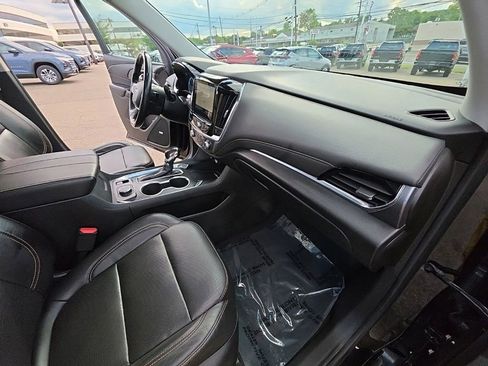 Used 2021 Chevrolet Traverse Premier w/ Redline Edition AWD/4WD image 31