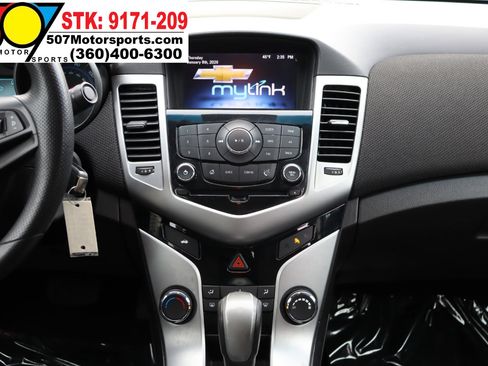 Used 2015 Chevrolet Cruze LT image 19