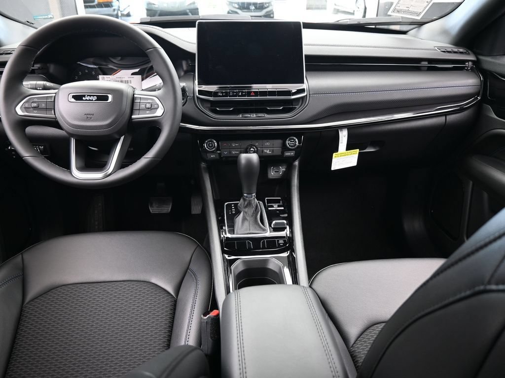 New 2026 Jeep Compass Latitude AWD/4WD image 30