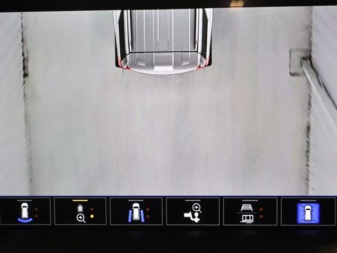 Used 2024 GMC Yukon AT4 w/ Technology Package image 35