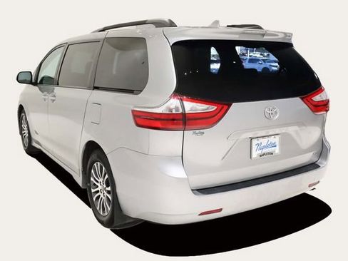 Used 2019 Toyota Sienna L image 7