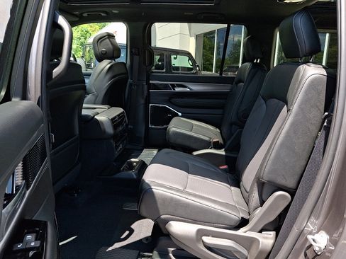 New 2026 Jeep Grand Wagoneer Limited AWD/4WD image 6