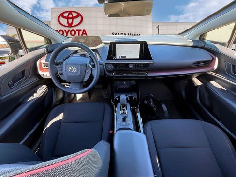 Certified 2025 Toyota Prius SE image 15