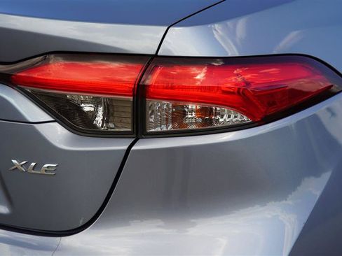Used 2022 Toyota Corolla XLE FWD image 35
