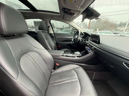 Used 2022 Hyundai Sonata Limited w/ Winter Weather Package image 17