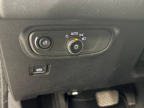 Used 2018 GMC Terrain SLE FWD image 14