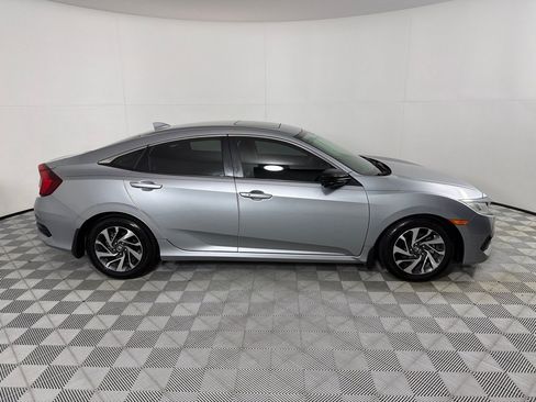 Used 2017 Honda Civic EX image 4