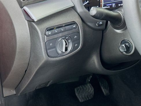 Used 2022 INFINITI QX50 Sensory image 10