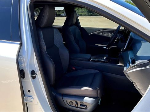 Certified 2026 Lexus RX 450h AWD w/ Convenience Package image 9