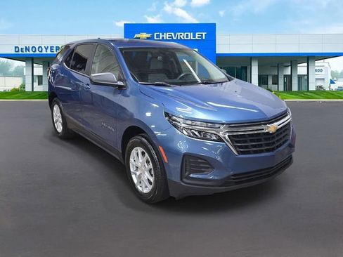 Used 2024 Chevrolet Equinox LS w/ LS Convenience Package AWD/4WD image 5