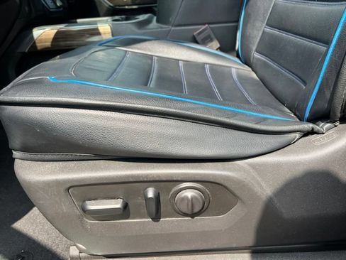 Used 2019 Chevrolet Silverado 1500 RST w/ All-Star Edition AWD/4WD image 18