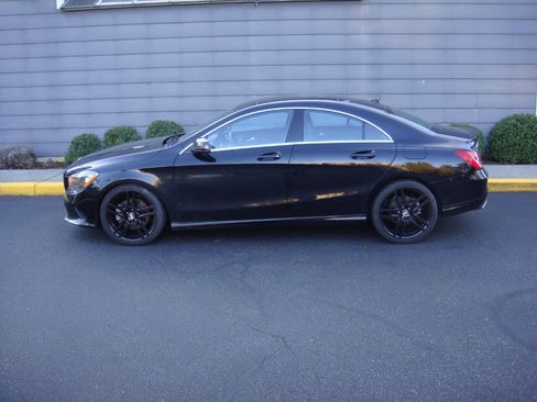 Used 2019 Mercedes-Benz CLA 250 4MATIC image 2