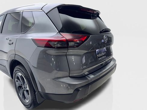 Used 2024 Nissan Rogue SV w/ SV Premium Package image 19