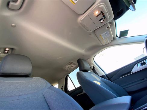 Certified 2025 Ford Explorer Active image 14