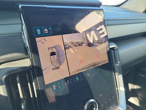 Used 2024 GMC Acadia AT4 image 10