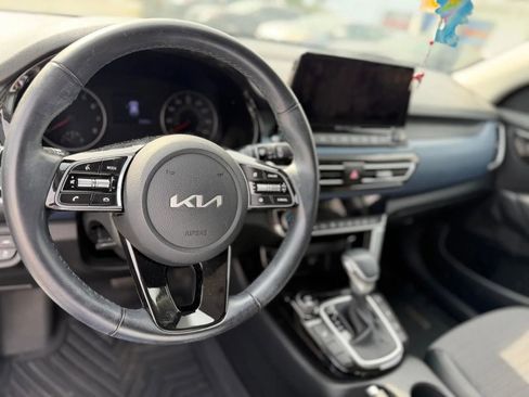 Used 2023 Kia Seltos S w/ Navigation Package AWD/4WD image 16