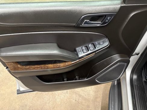 Used 2020 Chevrolet Tahoe 2WD image 32