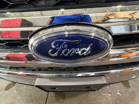 Used 2013 Ford Edge SEL image 23