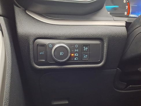 Used 2021 Ford Explorer XLT w/ Equipment Group 202A image 19