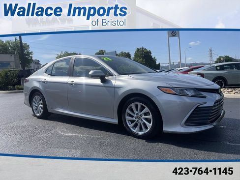 Used 2023 Toyota Camry LE w/ Convenience Package FWD image 1