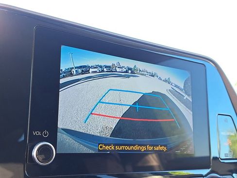 Certified 2023 Toyota Highlander LE image 23