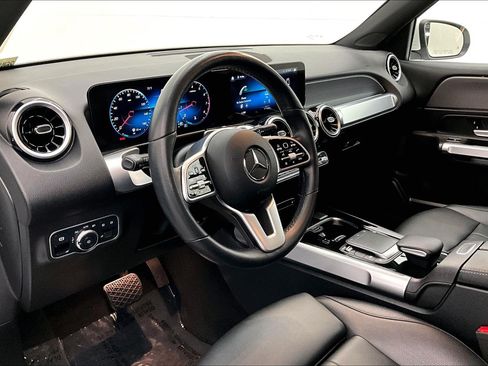 Used 2022 Mercedes-Benz GLB 250 image 19